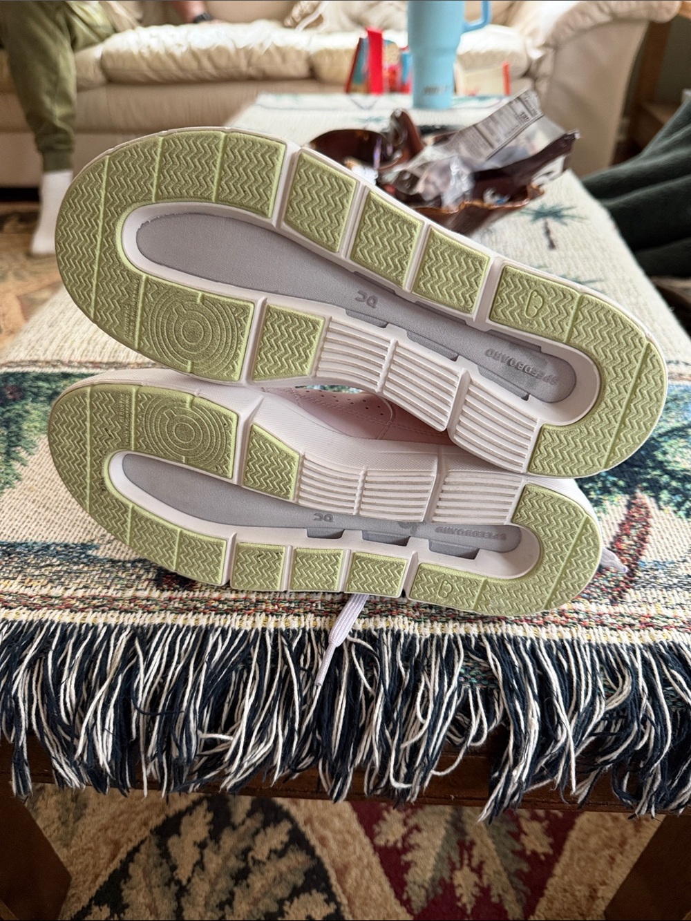 On Running Pastel Pink Low-Top Sneakers - Picture 4 of 4